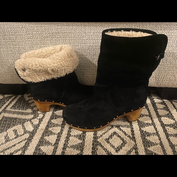 Woman’s UGG Australia Layna Heel Boots - Picture 2 of 8
